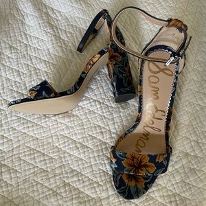 Same Edelman Size 7 Velvet Floral Heels